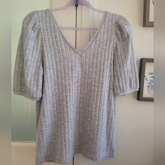Chaser Gray Ribbed V-Neck Top - Picture 2 of 4